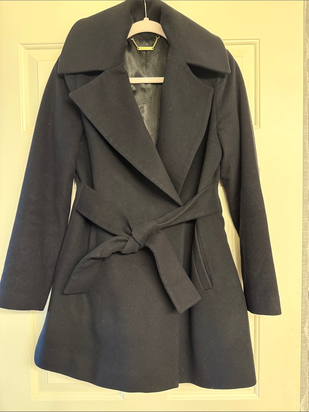 Incredible Trina Turk Black Belted Cashmere/Wool/Nylon Pea Coat w/flare bottom